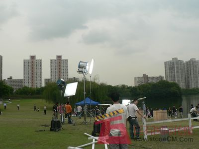 牛奶果然多TVC电视广告片在上海市中山公园大草坪开拍